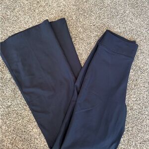 Old Navy NAVY Extra High-Rise Flare Active Leggings
